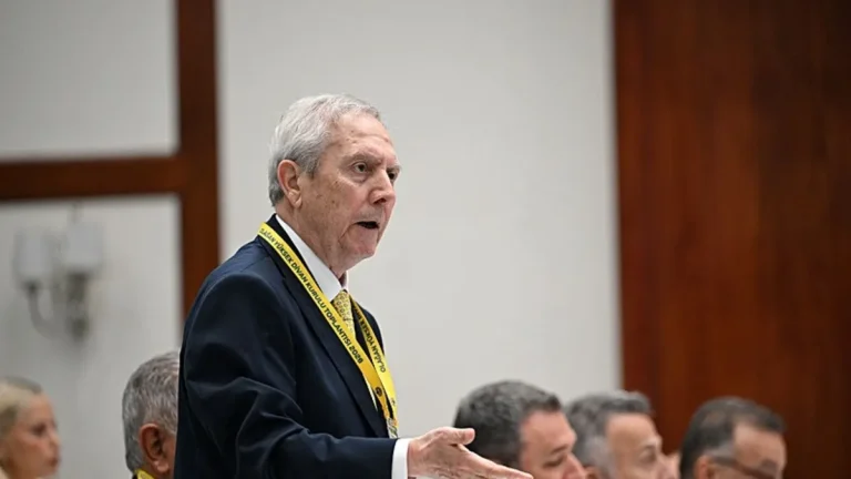 Aziz Yıldırım’dan Divan Kurulu’nda sert tepki: Suçlu musun?