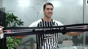 Beşiktaş’ın yeni transferi Dusan Vlahovic, Beşiktaş için İstanbul’a geldi!