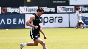 Beşiktaş’ta yeni transfer Dusan Vlahovic, ilk antrenmanına çıktı