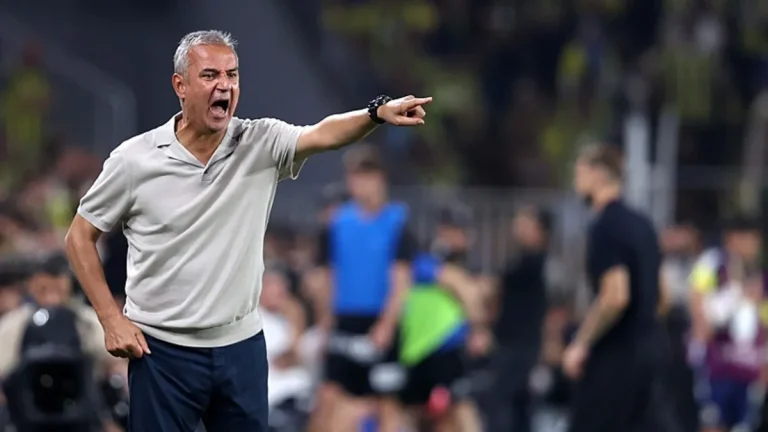 Fenerbahçe Devler Ligi aşkına sahada! İşte İsmail Kartal’ın Sturm Graz maçı muhtemel 11’i