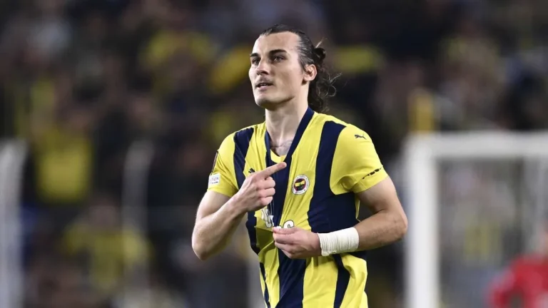Fenerbahçe’de yerli planlaması! Çağlar’ın kaderi o isme bağlı
