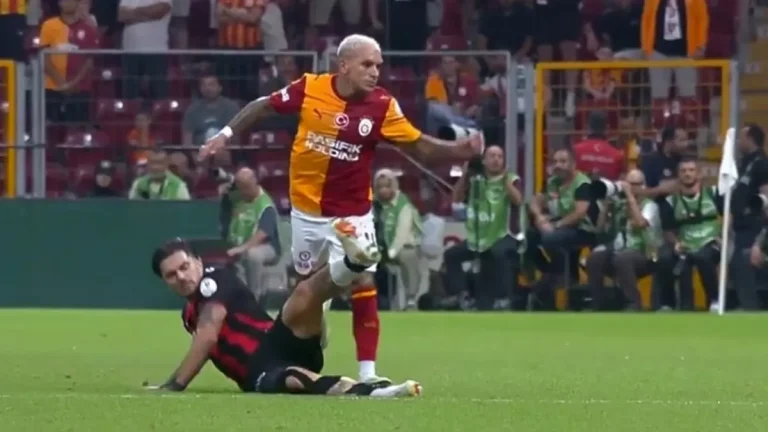 Galatasaray-Arca Çorum FK maçında kırmızı kart itirazı!