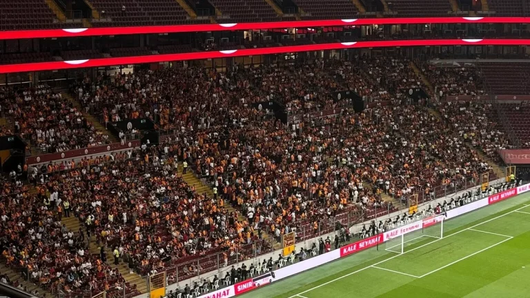 Galatasaray’da Dursun Özbek yönetimine transfer tepkisi!