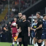 Okan Buruk maçın başında kırmızı kart gördü!