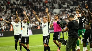 Spor yazarları flaş Beşiktaş-Hradec Kralove maçı yorumları!