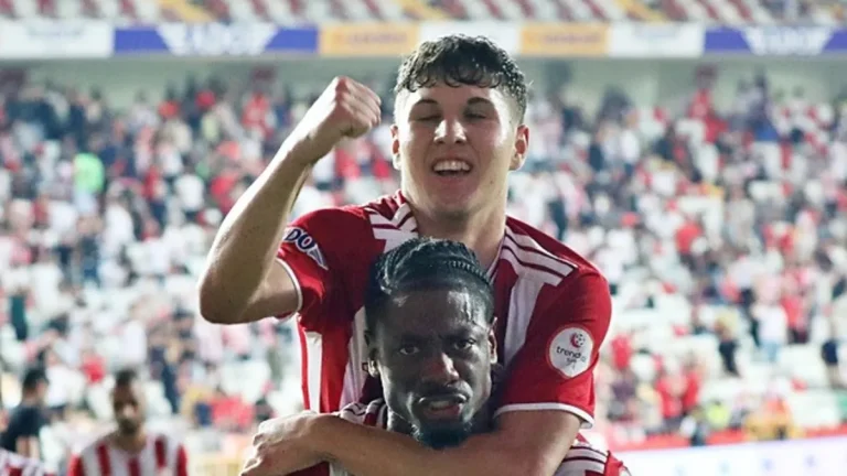 Antalyaspor Vanspor FK’yı 3 golle geçti!