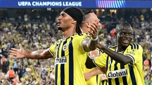 Archie Brown’dan Roma maçı sonrası açıklamalar: Umarım gollerin devamı gelir!
