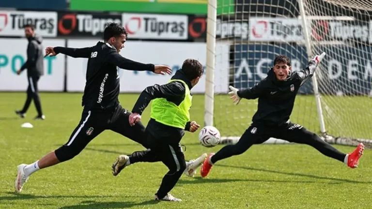 Beşiktaş Kocaelispor hazırlıklarını sürdürdü! Vlahovic takımdan ayrı çalıştı