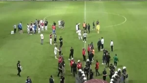 Elazığspor – Vanspor FK maçı tatil edildi