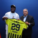 Emmanuel Emenike, Fenerbahçe’yi ziyaret etti!