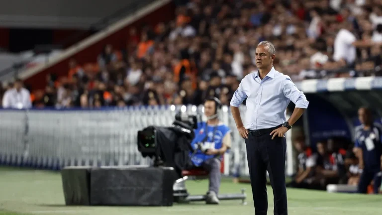 Fenerbahçe’de İsmail Kartal’dan Gaziantep FK maçı sonrası zemin eleştirisi!