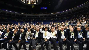Fenerbahçe’de Sadettin Saran ve yönetimi ibra edildi