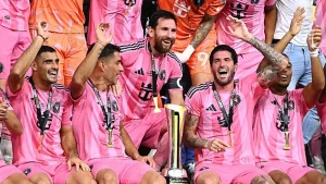 Lionel Messi durmuyor! 49. kupa geldi, Inter Miami tarih yazdı