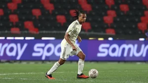 Nathan Ake: Topa sahipken daha hızlı olabilirdik!
