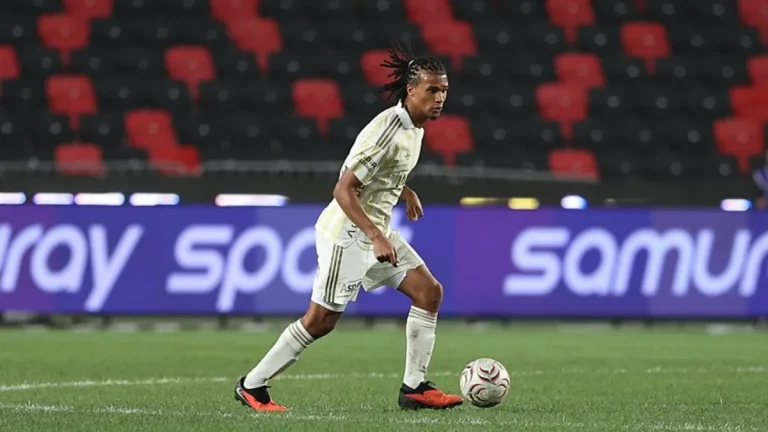 Nathan Ake: Topa sahipken daha hızlı olabilirdik!