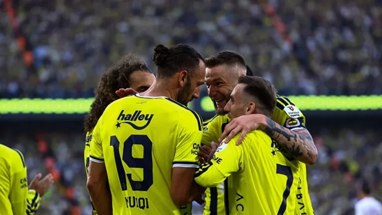 Spor yazarları Fenerbahçe-Eyüpspor maçını yorumladı: Kadıköy’de beyaz sayfa açıldı