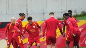 TRANSFER HABERİ: Galatasaray’da şok ayrılık gelişmesi! Sözlü tepkiyle karşılaştı ve…