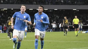 6 gollü düelloda Napoli ile Roma yenişemedi!