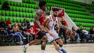 Anadolu Efes, Hapoel Tel Aviv karşısında ağır yenilgi aldı