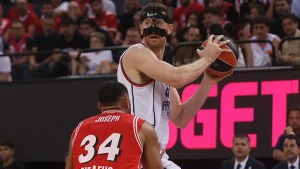 Anadolu Efes, Olympiakos karşısında Pire’de kayıp!