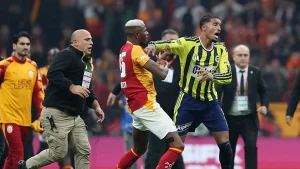 Archie Brown’dan derbi sonrası olay sözleri: Tırmalıyorlar ve saç çekiyorlar!