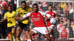 Arsenal evinde Leeds United engelini geçti!