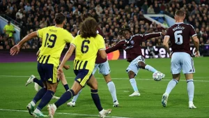 Aston Villa Fenerbahçe karşısında öne geçti! İşte maçın golü