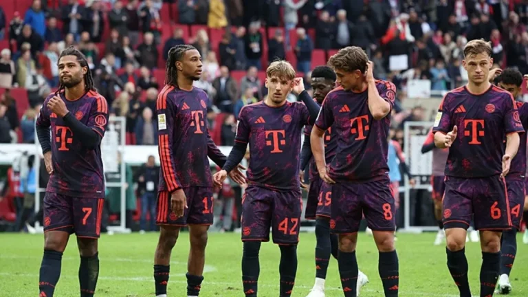 Bayern Münih, Augsburg’ta 2 puan bıraktı!