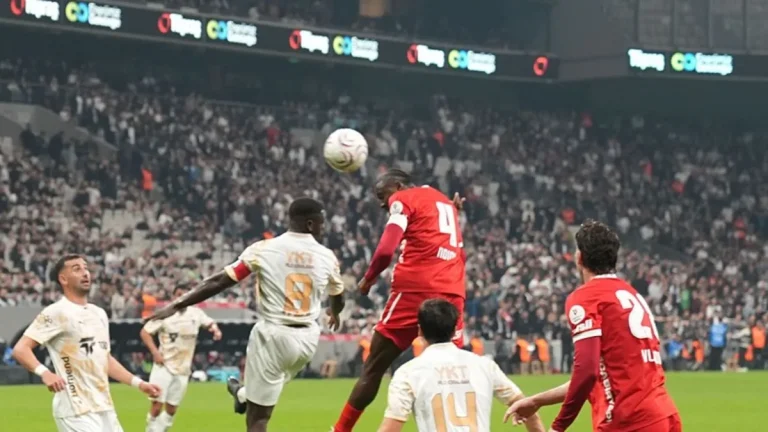 Beşiktaş Başakşehir’e karşı 2. yarıda açıldı! Dolmabahçe’de zirve takibi sürdü