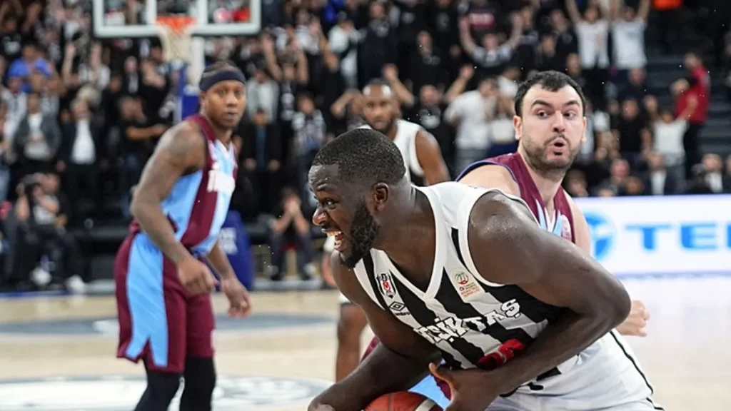 Beşiktaş’ın ligde ilk galibiyeti Trabzonspor derbisiyle geldi!