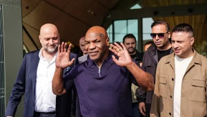 Dünyaca ünlü boksör Mike Tyson’dan Galatasaray – Fenerbahçe derbisi yorumu!