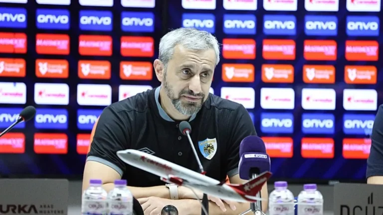 Erzurumspor FK Teknik Direktörü Serkan Özbalta: Saha şartları oyuncuları zorladı