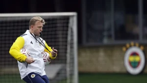 Fenerbahçe Dirk Kuyt yönetiminde çalıştı!