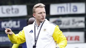 Fenerbahçe’de Dirk Kuyt sezon sonuna kadar kalabilir! Menajerinden açıklama