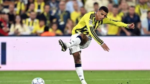 Fenerbahçe’de Mason Greenwood hazırlık maçında kırmızı kart gördü!