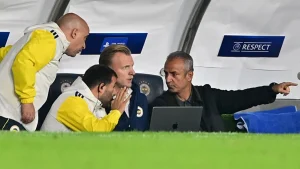 Fenerbahçe’de takımdan ilk o gidecek! Slavia Prag beraberliği sonrası…