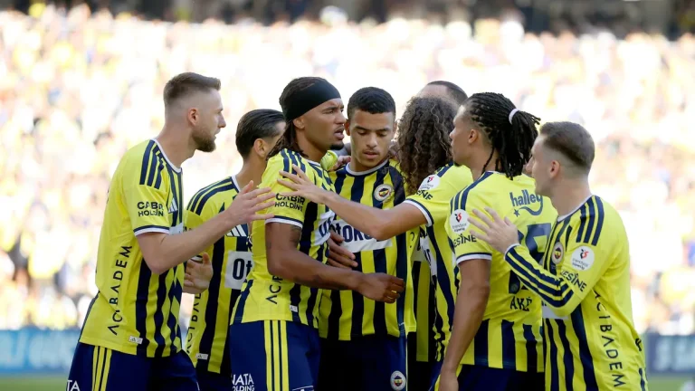 Fenerbahçe’yi bekleyen tehlike! Yıldız futbolcuya ceza gelebilir