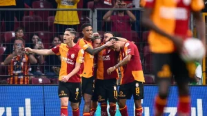 Galatasaray’ın yıldızına Premier Lig’den kanca!