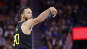 Golden State Warriors Los Angeles Lakers karşısında 25 sayıdan geri döndü!