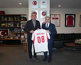 İsrafil Kışla, TFF Başkanı Hacıosmanoğlu’nu Ziyaret Etti