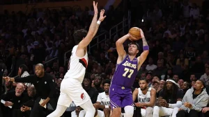 NBA’de Los Angeles Lakers, Luka Doncic’in 41 sayı attığı maçta sezonun ilk mağlubiyetini aldı!