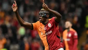 Osimhen Barcelona maçında ilk 11’de mi, oynayacak mı?