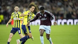 Spor yazarlarından Aston Villa-Fenerbahçe maçı değerlendirmesi: Hoca maçı bizim gibi izledi!