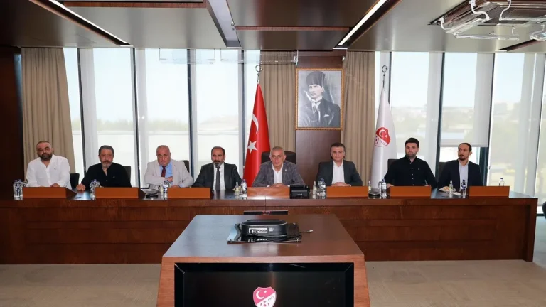 TFF Başkanı İbrahim Hacıosmanoğlu TFF 2. Lig kulüp başkanları ile bir araya geldi