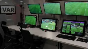 Trabzonspor-Beşiktaş maçının VAR hakemi belli oldu!