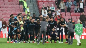 Trabzonspor, Samsun’da rekorlarla kazandı