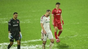 Trendyol 1. Lig’deki Ümraniyespor-Boluspor maçı sağanak nedeniyle tatil edildi